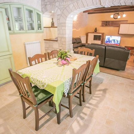 Holiday Home Mendula Tinjan Exterior photo