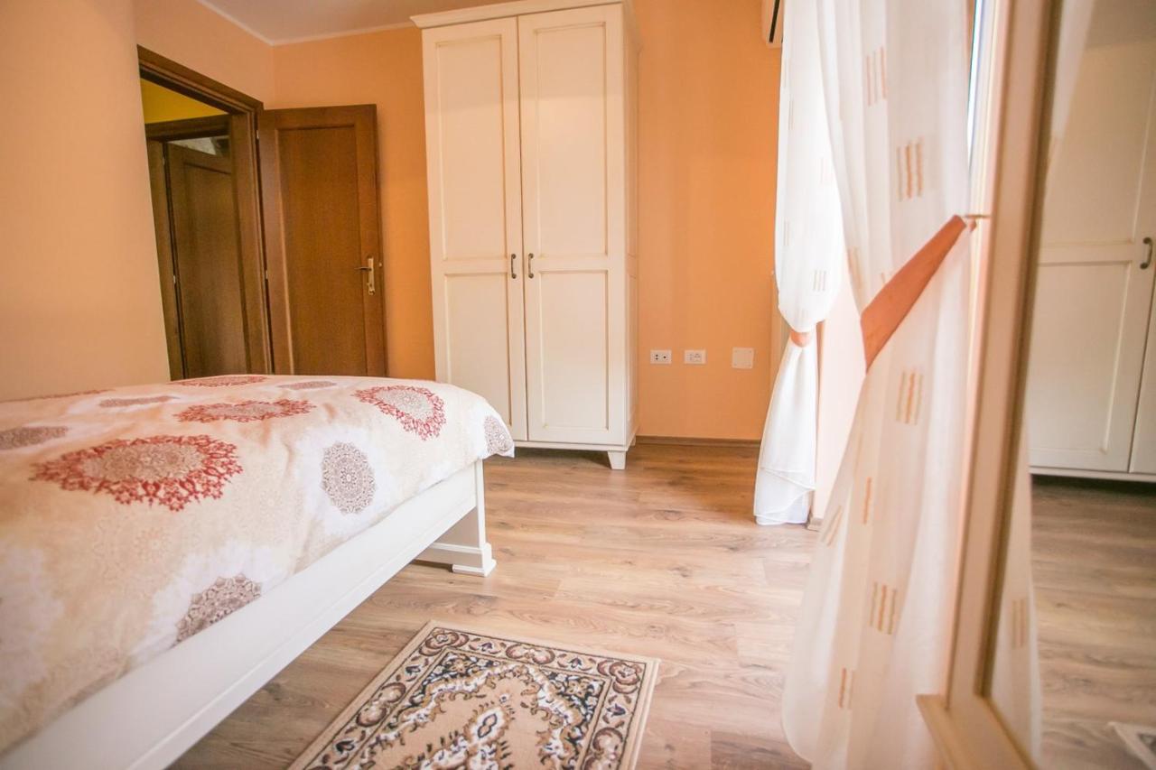 Holiday Home Mendula Tinjan Exterior photo