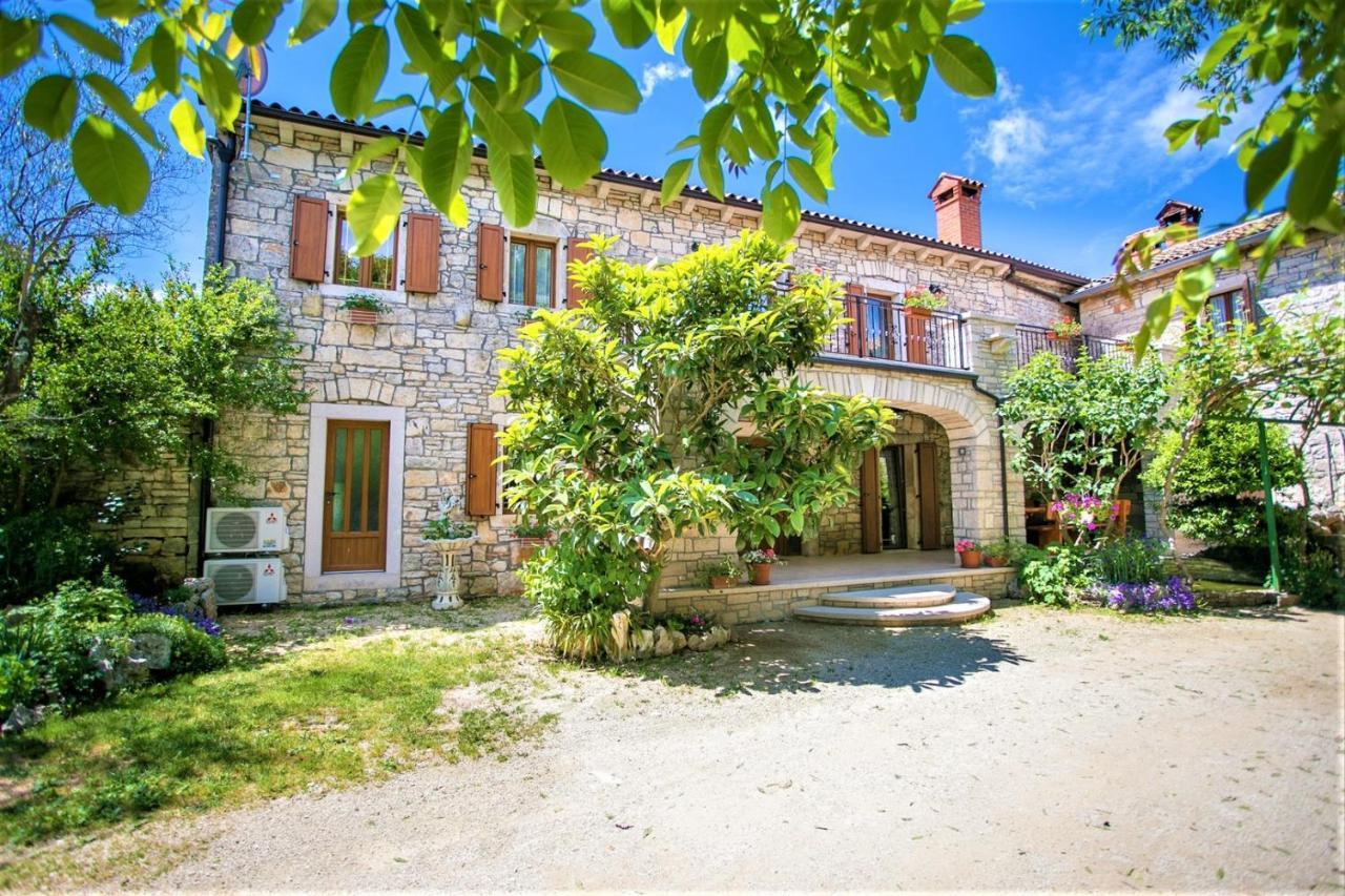 Holiday Home Mendula Tinjan Exterior photo